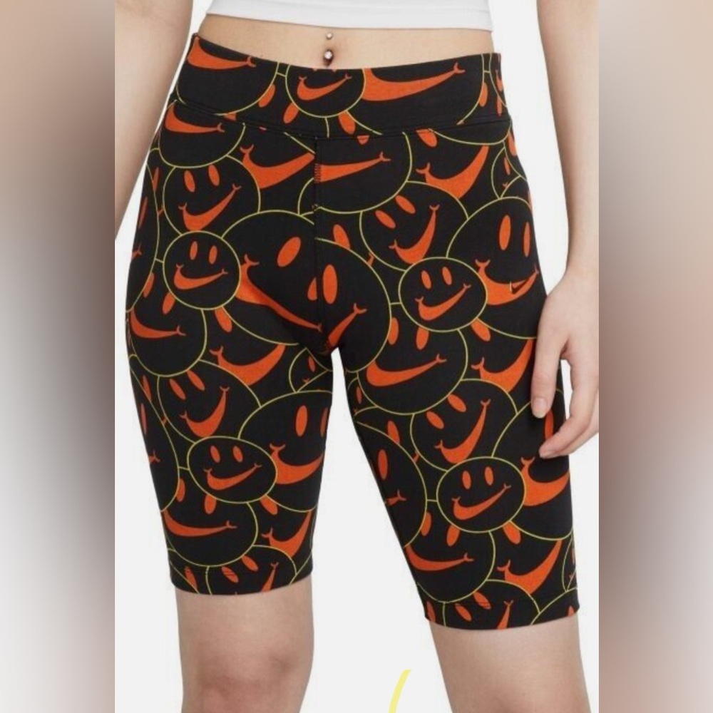Nike Mid Rise Essentials Bike Shorts - Picture 9 of 10